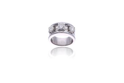 Anello con diamanti - Asta di Pasqua Anello con diamanti - Asta di Pasqua