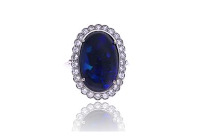 Anello con diamanti e pietra - Asta di Pasqua Anello con diamanti e pietra - Asta di Pasqua
