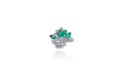 Anello in oro con diamanti e smeraldi - Asta di Pasqua Anello in oro con diamanti e smeraldi - Asta di Pasqua