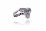 Anello con diamanti e perla - Asta di Pasqua Anello con diamanti e perla - Asta di Pasqua