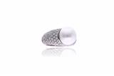 Anello con diamanti e perla South Sea - Asta di Pasqua Anello con diamanti e perla South Sea - Asta di Pasqua