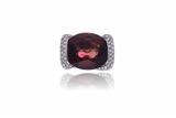 Anello con rubellite e diamanti in oro - Asta di Pasqua Anello con rubellite e diamanti in oro - Asta di Pasqua