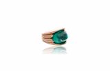 Anello con smeraldo cabochon - Asta di Pasqua Anello con smeraldo cabochon - Asta di Pasqua