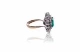 Anello con smeraldo e diamanti - Asta di Pasqua Anello con smeraldo e diamanti - Asta di Pasqua