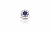 Anello con zaffiro e diamanti - Asta di Pasqua Anello con zaffiro e diamanti - Asta di Pasqua