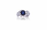 Anello con zaffiro e diamanti - Asta di Pasqua Anello con zaffiro e diamanti - Asta di Pasqua
