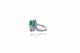 Anello in oro con diamanti e smeraldi - Asta di Pasqua Anello in oro con diamanti e smeraldi - Asta di Pasqua