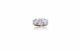 Anello trilogy con diamanti - Asta di Pasqua Anello trilogy con diamanti - Asta di Pasqua