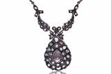 Collana e pendente con diamanti - Asta di Pasqua Collana e pendente con diamanti - Asta di Pasqua