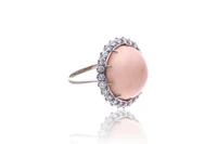 Anello con diamanti e corallo - Asta Orologi & Gioielli Anello con diamanti e corallo - Asta Orologi & Gioielli
