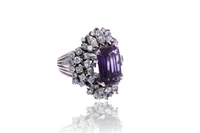 Anello con diamanti e pietra - Asta Orologi & Gioielli Anello con diamanti e pietra - Asta Orologi & Gioielli