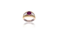 Anello con rubino e diamanti - Asta Orologi & Gioielli Anello con rubino e diamanti - Asta Orologi & Gioielli
