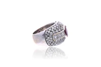 Anello con rubino e diamanti - Asta Orologi & Gioielli Anello con rubino e diamanti - Asta Orologi & Gioielli