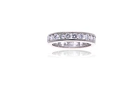 Anello eternity con diamanti - Asta Orologi & Gioielli Anello eternity con diamanti - Asta Orologi & Gioielli