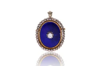 Collana e ciondolo con diamanti e smalti - Asta Orologi & Gioielli Collana e ciondolo con diamanti e smalti - Asta Orologi & Gioielli