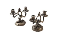 Coppia di candelabri a due fiamme - Asta Orologi & Gioielli Coppia di candelabri a due fiamme - Asta Orologi & Gioielli