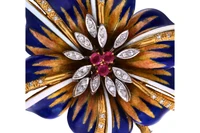 Spilla con smalti e diamanti - Asta Orologi & Gioielli Spilla con smalti e diamanti - Asta Orologi & Gioielli