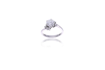 Anello con diamanti - Asta Orologi & Gioielli Anello con diamanti - Asta Orologi & Gioielli