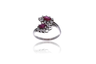 Anello con diamanti e rubini - Asta Orologi & Gioielli Anello con diamanti e rubini - Asta Orologi & Gioielli