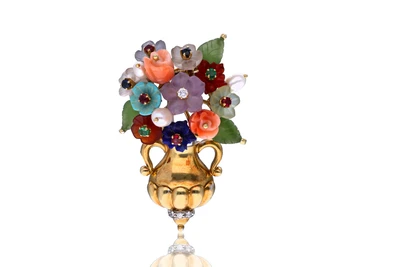 Giorgio Visconti, spilla a forma di vaso con diamanti e pietre - Asta Orologi & Gioielli Giorgio Visconti, spilla a forma di vaso con diamanti e pietre - Asta Orologi & Gioielli