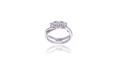 Recarlo, anello trilogy con diamanti - Asta Orologi & Gioielli Recarlo, anello trilogy con diamanti - Asta Orologi & Gioielli