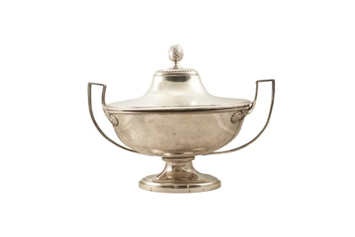 Zuppiera con coperchio in argento - Asta Speciale