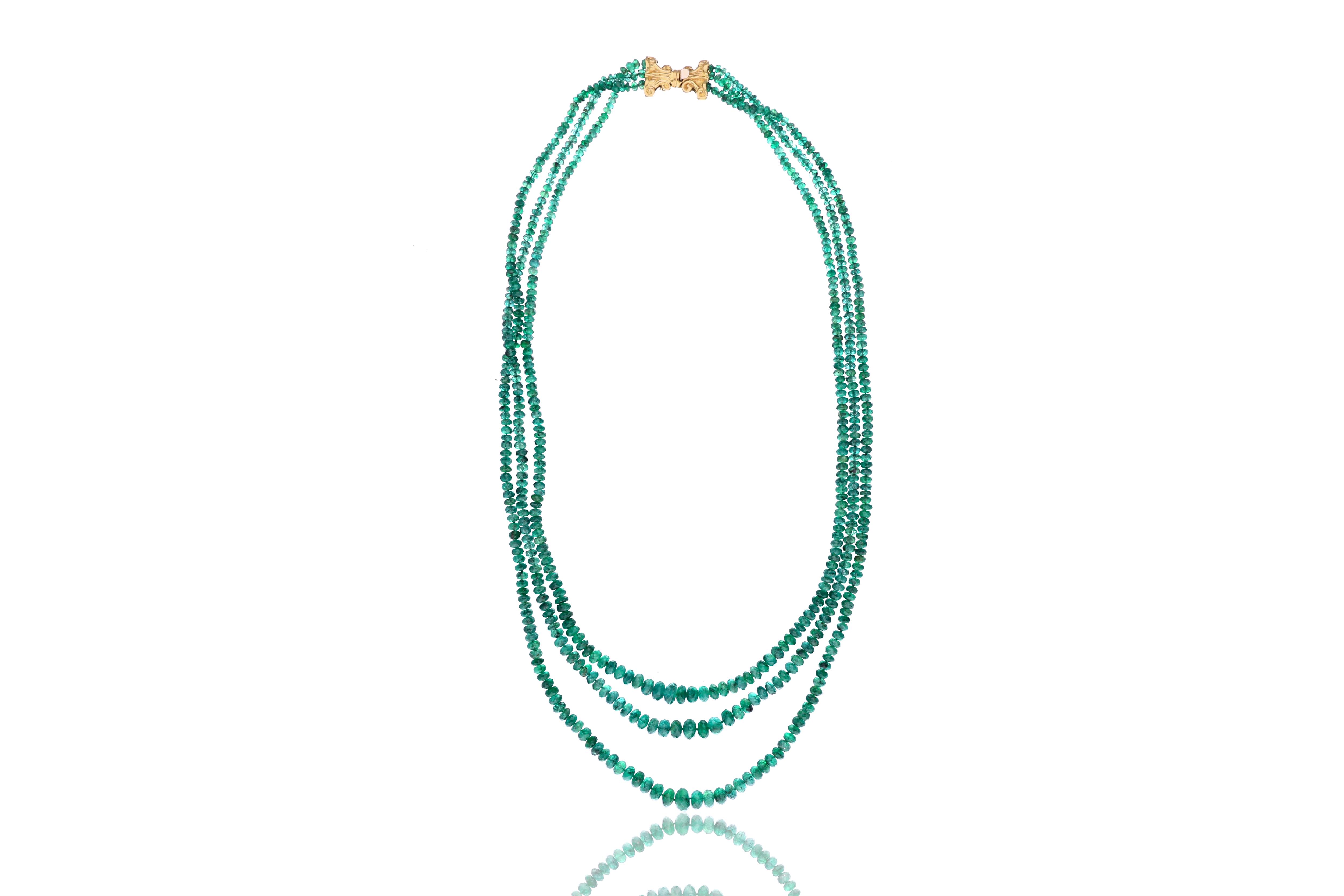 Collana a tre fili di smeraldi - Asta Speciale
