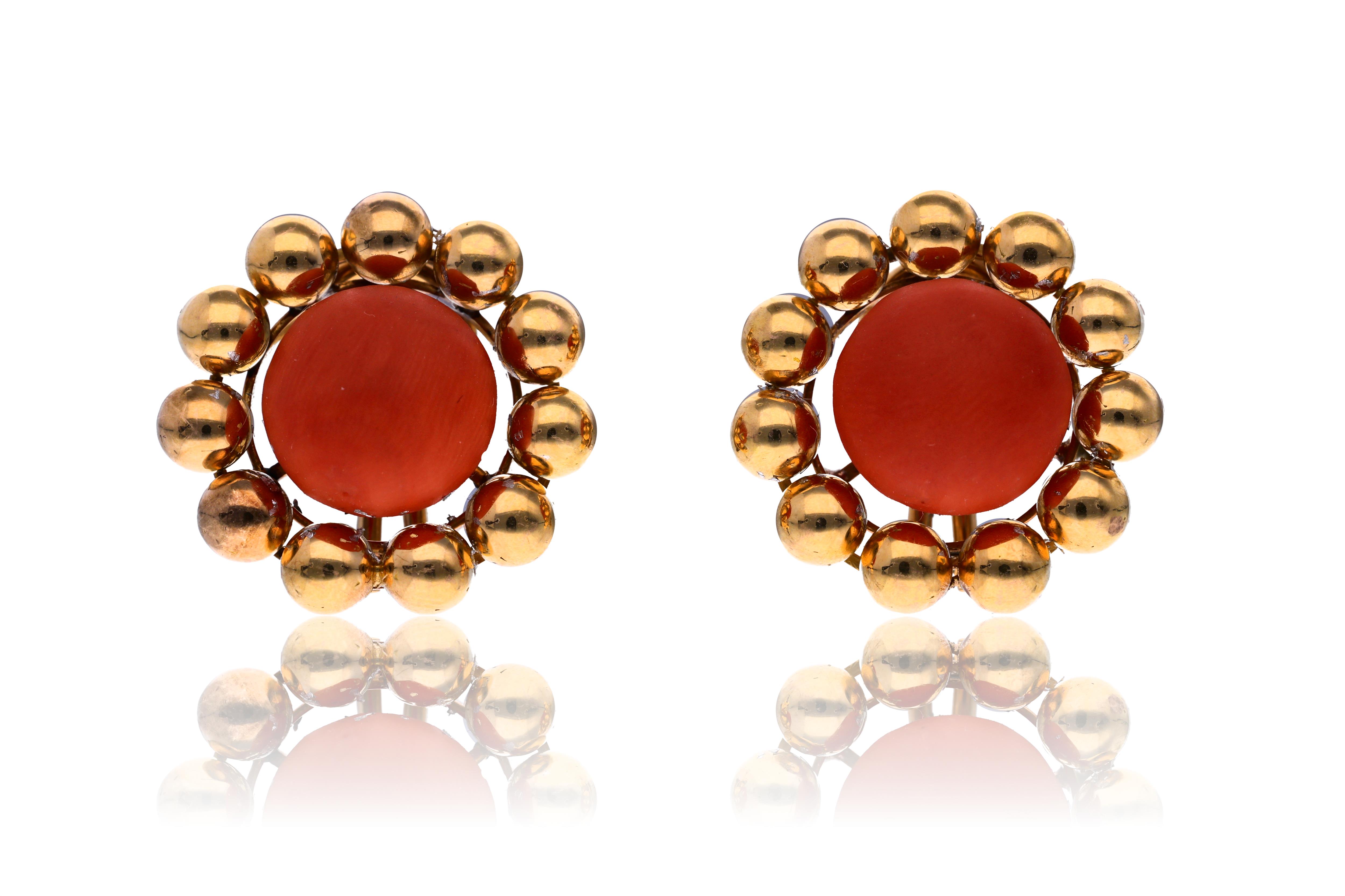 Paio di orecchini con corallo - Asta Speciale