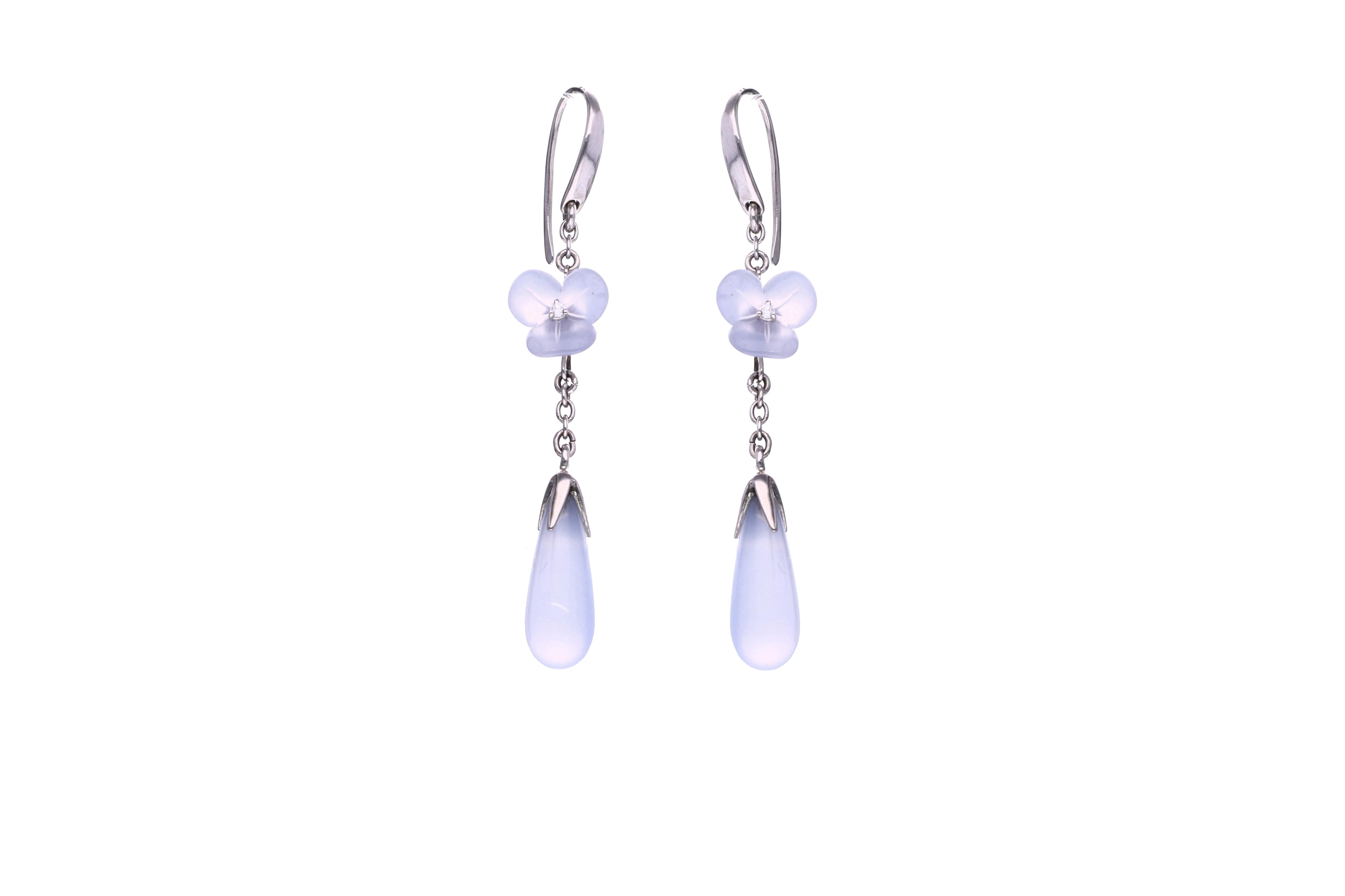 Paio di orecchini con pietre di luna e diamanti - Asta Speciale