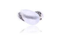 Anello con perla barocca e diamanti - Asta Speciale San Valentino