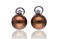 Paio di orecchini con diamanti e perle coltivate South Sea - Asta Speciale San Valentino