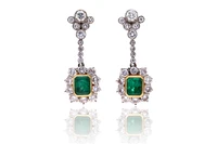 Paio di orecchini con diamanti e smeraldi - Asta Speciale San Valentino