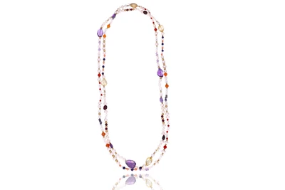 Collana di perle acqua dolce con coralli, quarzi, granati e pietre - Asta Speciale San Valentino