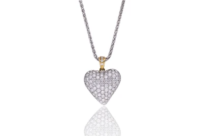 Collana e ciondolo a forma di cuore con diamanti - Asta Speciale San Valentino Collana e ciondolo a forma di cuore con diamanti - Asta Speciale San Valentino