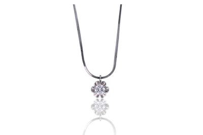 Collana e ciondolo con diamante - Asta Speciale San Valentino