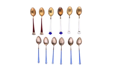 Dodici cucchiaini in argento - Asta Speciale San Valentino