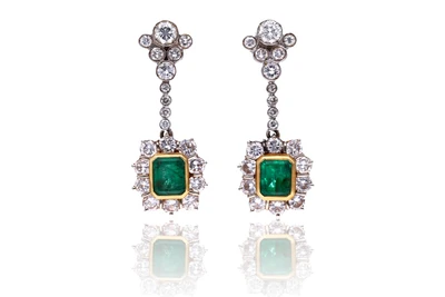 Paio di orecchini con diamanti e smeraldi - Asta Speciale San Valentino