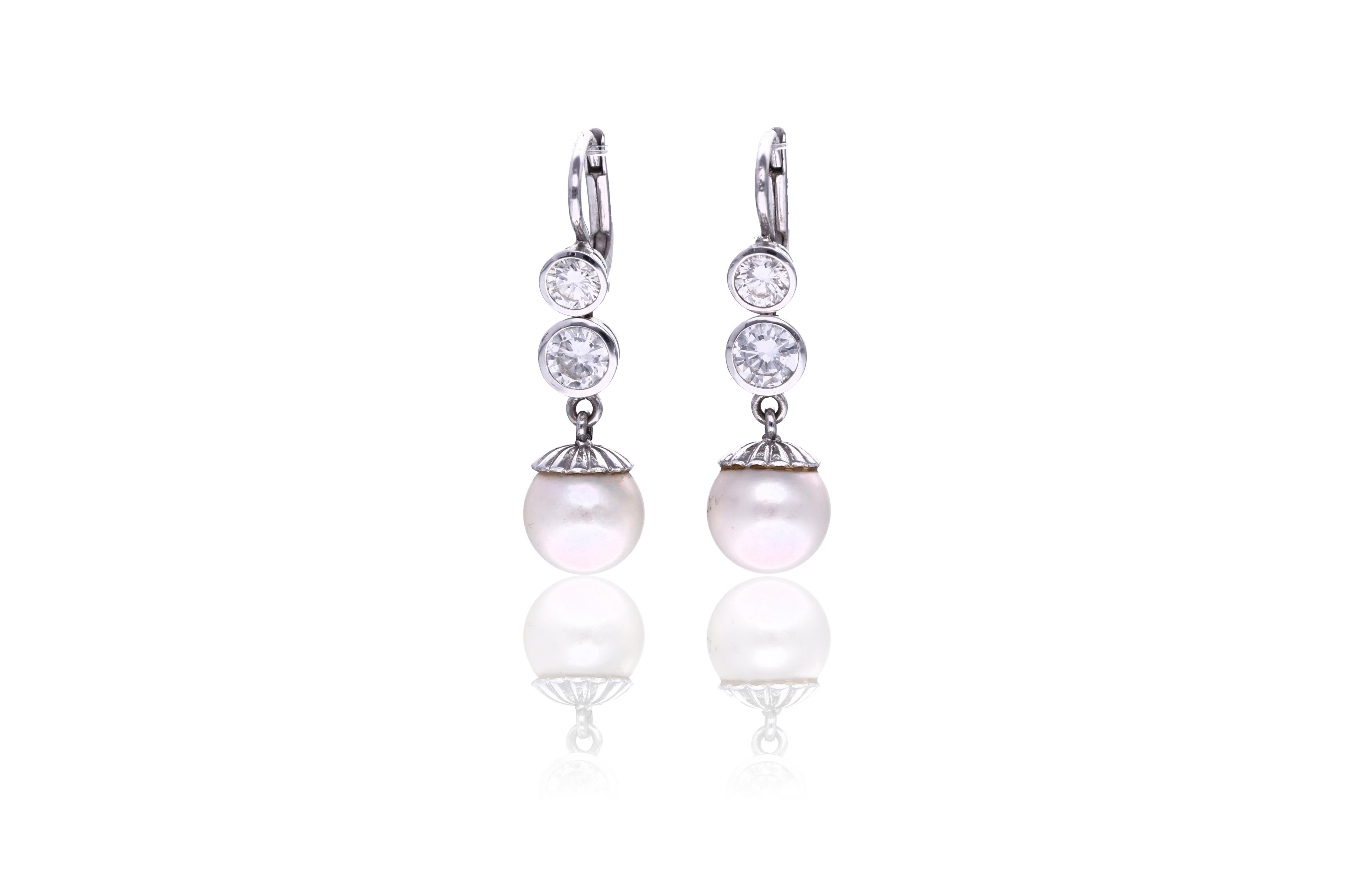 Paio di orecchini con diamanti e perle coltivate - Asta Speciale San Valentino Paio di orecchini con diamanti e perle coltivate - Asta Speciale San Valentino