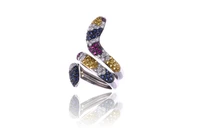 Anello con diamanti, rubini, zaffiri e corindoni gialli - Asta Tesori di Pasqua - Gioielli da riscoprire Anello con diamanti, rubini, zaffiri e corindoni gialli - Asta Tesori di Pasqua - Gioielli da riscoprire