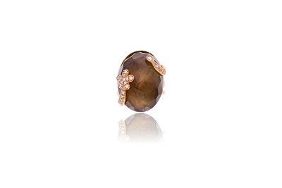 Anello con quarzo, madreperla e diamanti - Asta Tesori di Pasqua - Gioielli da riscoprire Anello con quarzo, madreperla e diamanti - Asta Tesori di Pasqua - Gioielli da riscoprire