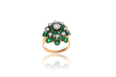 Anello con diamanti e smeraldi - Asta Primavera d'Oro - Gioielli in fiore