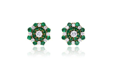 Paio di orecchini con diamanti e smeraldi - Asta Primavera d'Oro - Gioielli in fiore