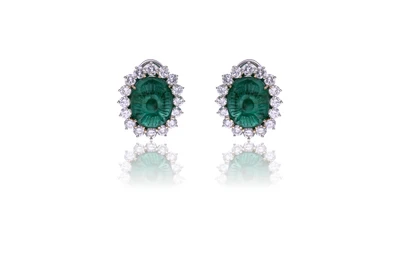 Paio di orecchini con diamanti e smeraldi - Asta Primavera d'Oro - Gioielli in fiore